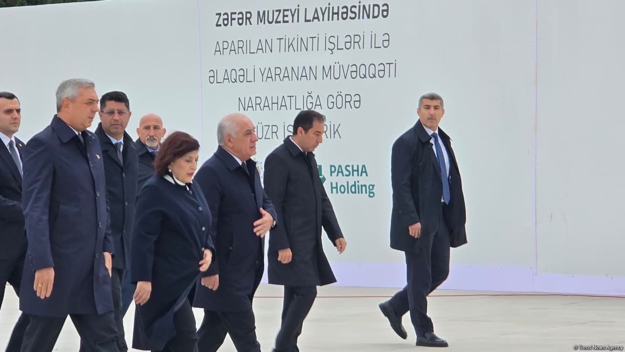 State and government officials commemorate martyrs on Memorial Day in Baku [PHOTO]