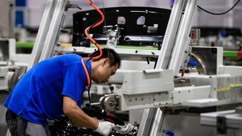 China’s factories and service industries pick up in September