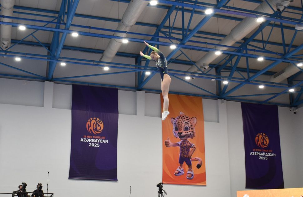 Female gymnasts represent country in trampoline gymnastics competition [PHOTOS]