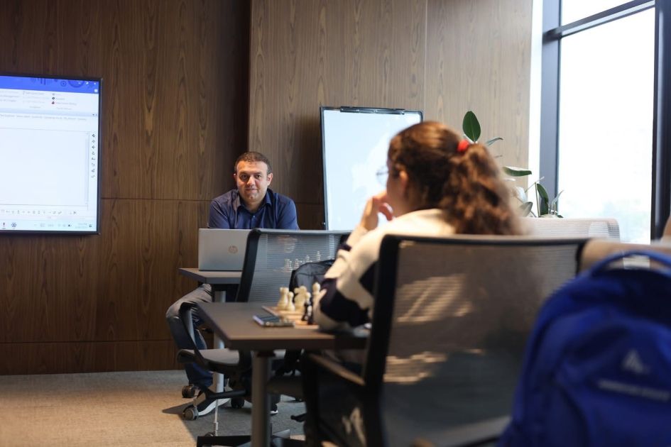 Master class held for chess players heading to European Championship [PHOTOS]