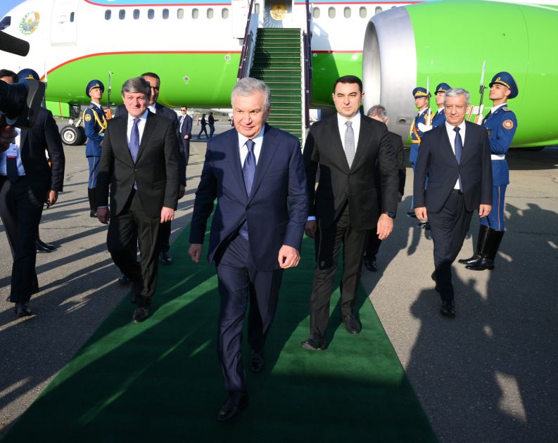 President of Uzbekistan arrives in Azerbaijan