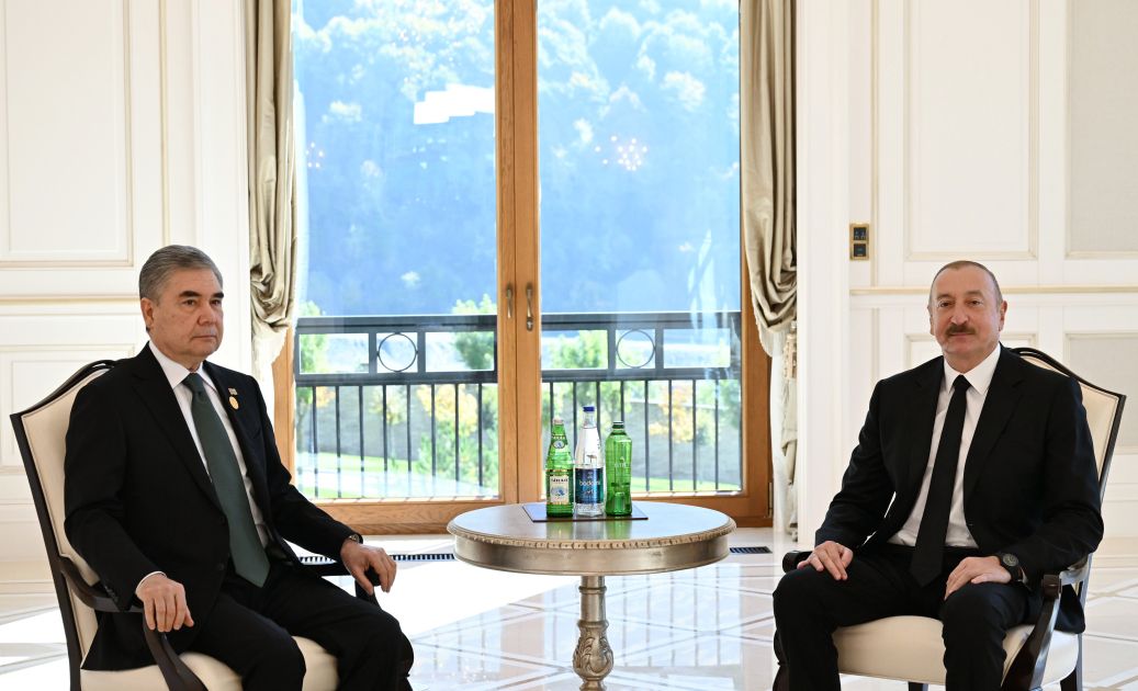 President Ilham Aliyev meets Chairman of Halk Maslahaty of Turkmenistan [PHOTOS]