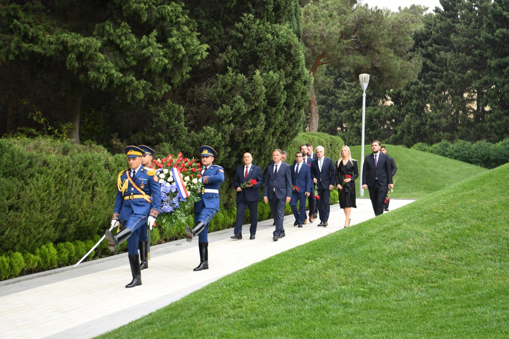 Croatian parliamentary delegation honors Heydar Aliyev and Azerbaijani martyrs in Baku [PHOTOS]