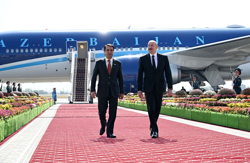 President Ilham Aliyev arrives in Tajikistan [PHOTOS]