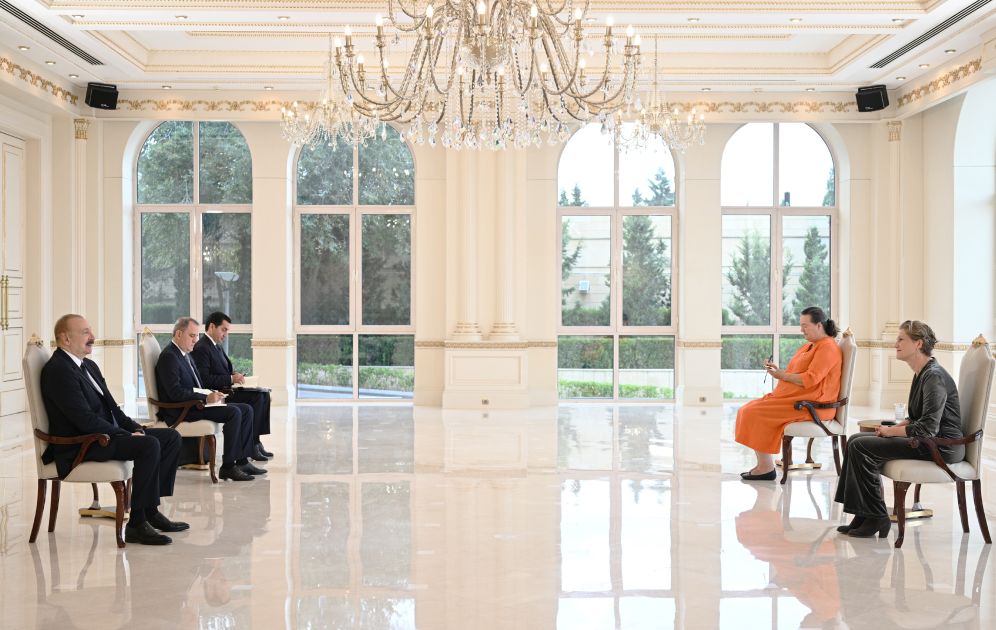 President Ilham Aliyev receives credentials of newly appointed ambassador of the Netherlands [PHOTOS/VIDEO]