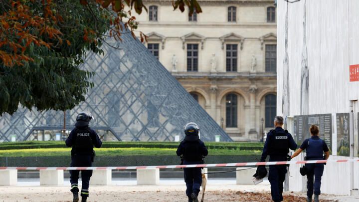 Louvre Museum robbed in Paris, investigation underway