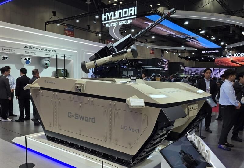 South Korea unveils missile-equipped combat robot