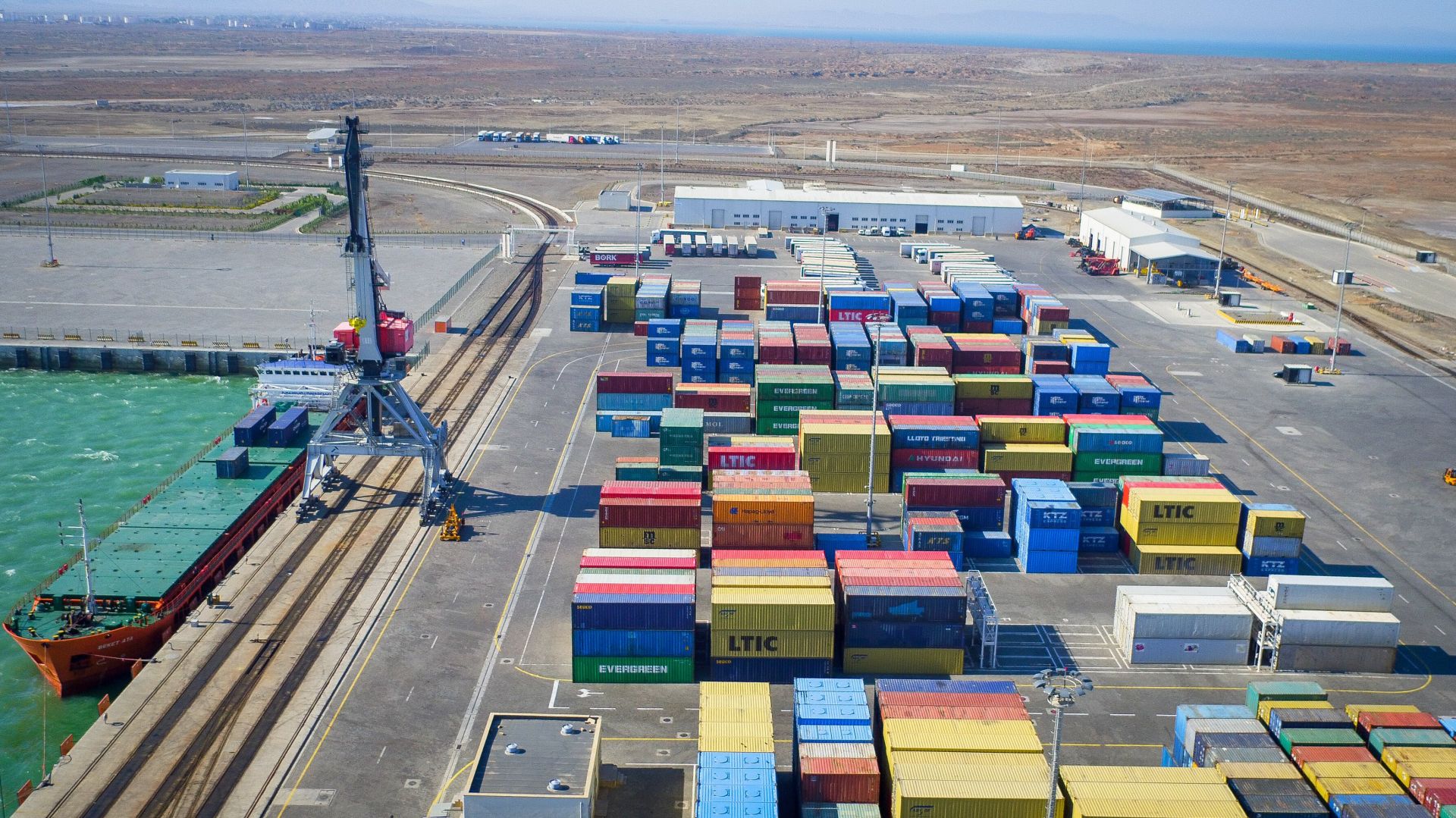 Azerbaijan targets 25 mln tons throughput at Baku Port
