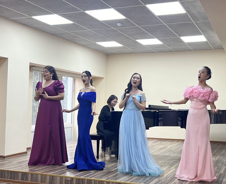 Kazakh musicians dazzle with stunning performance [PHOTOS]