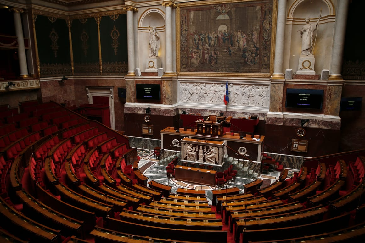 French Socialists plan to challenge government