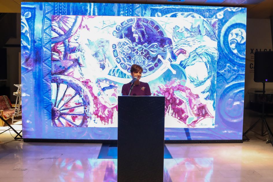 Traditional Azerbaijani weapons through eyes of artists [PHOTOS]