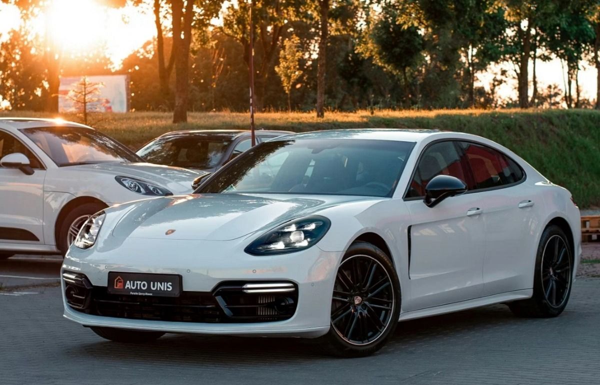 Fitness center launches weight loss contest with Porsche prize