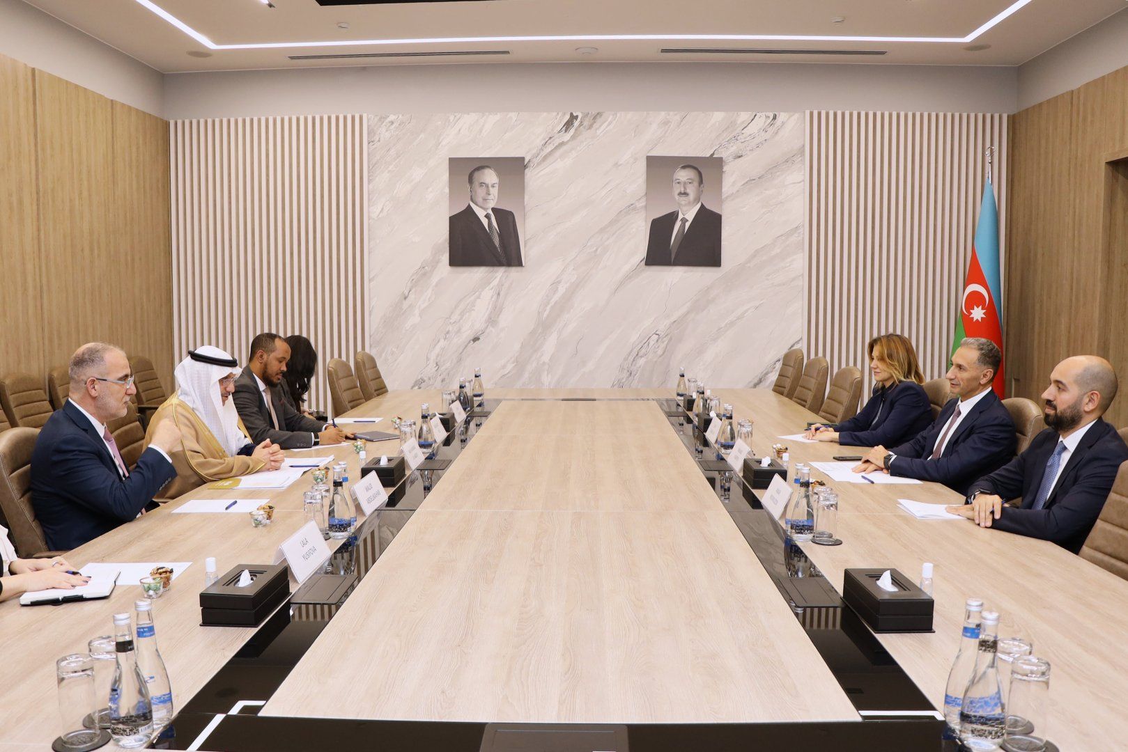 Azerbaijan, Islamic Development Bank discuss cooperation in digital and transport sectors
