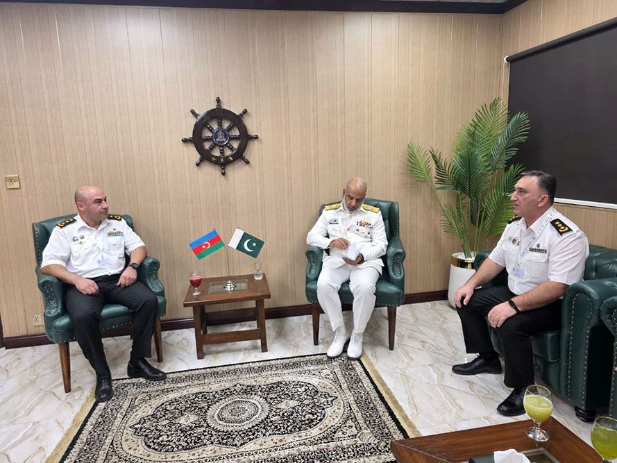 Azerbaijani Navy delegation visits Karachi for PIMEC-2025