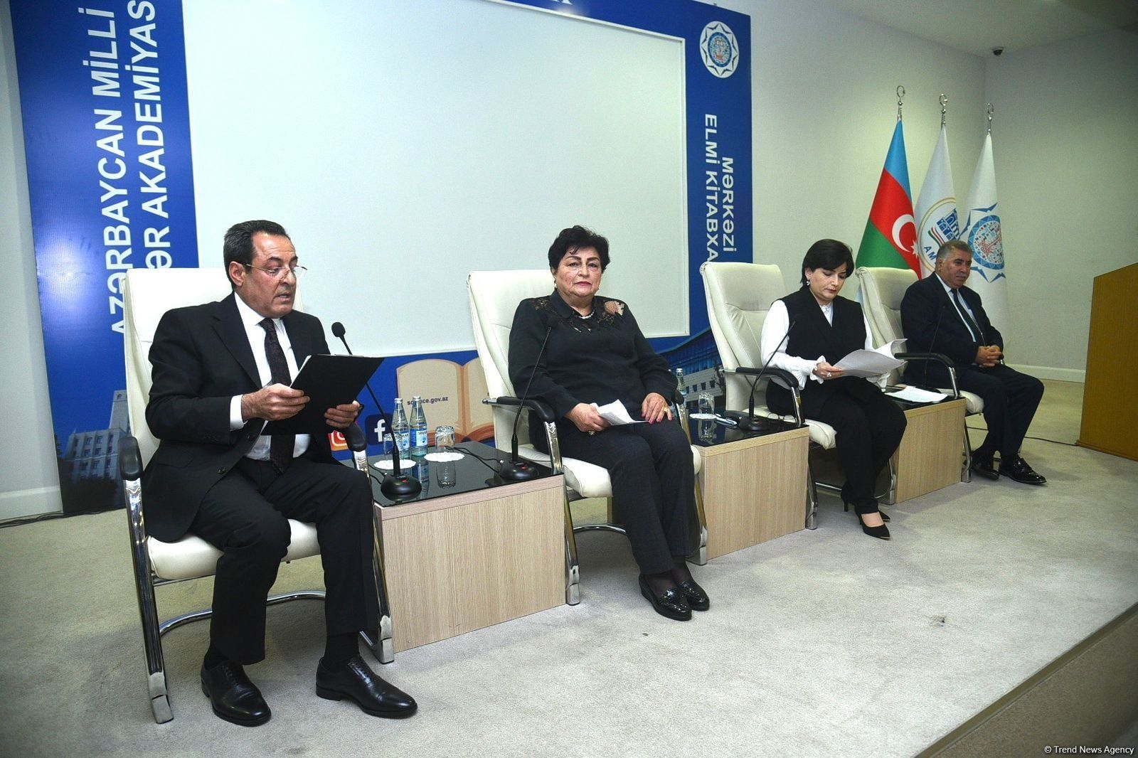 Conference in Baku focuses on proper use of Azerbaijani literary language in media [PHOTOS]