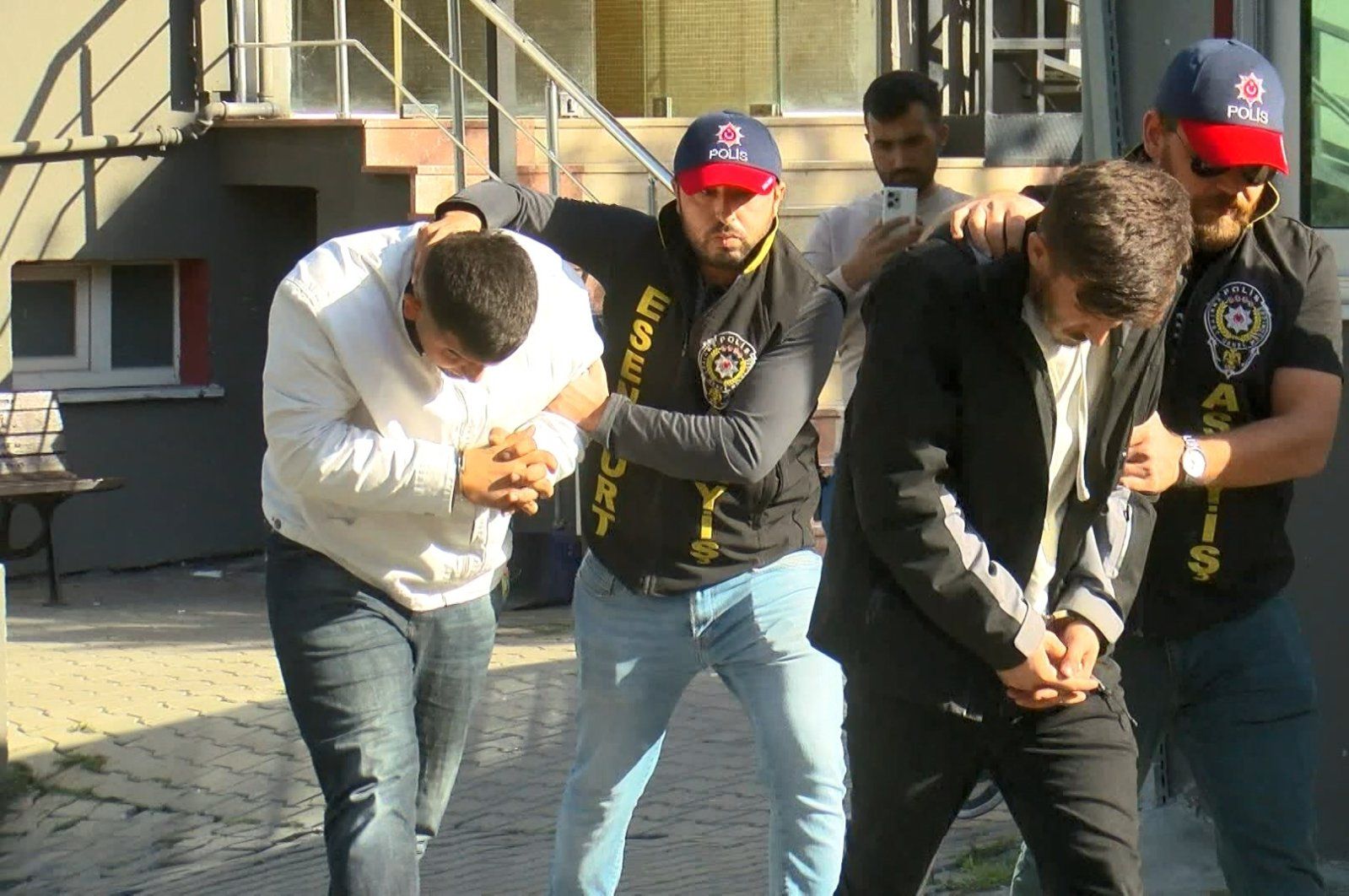 403 suspects detained in Turkiye’s nationwide cybercrime operations