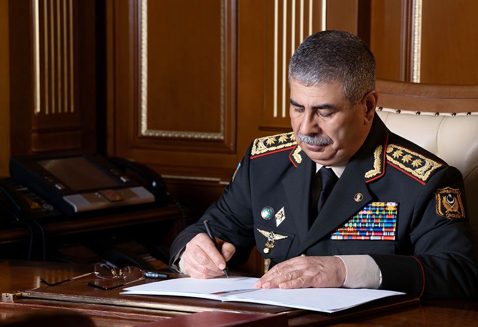 Azerbaijani Defense Minister offers condolences to Türkiye after military plane crash