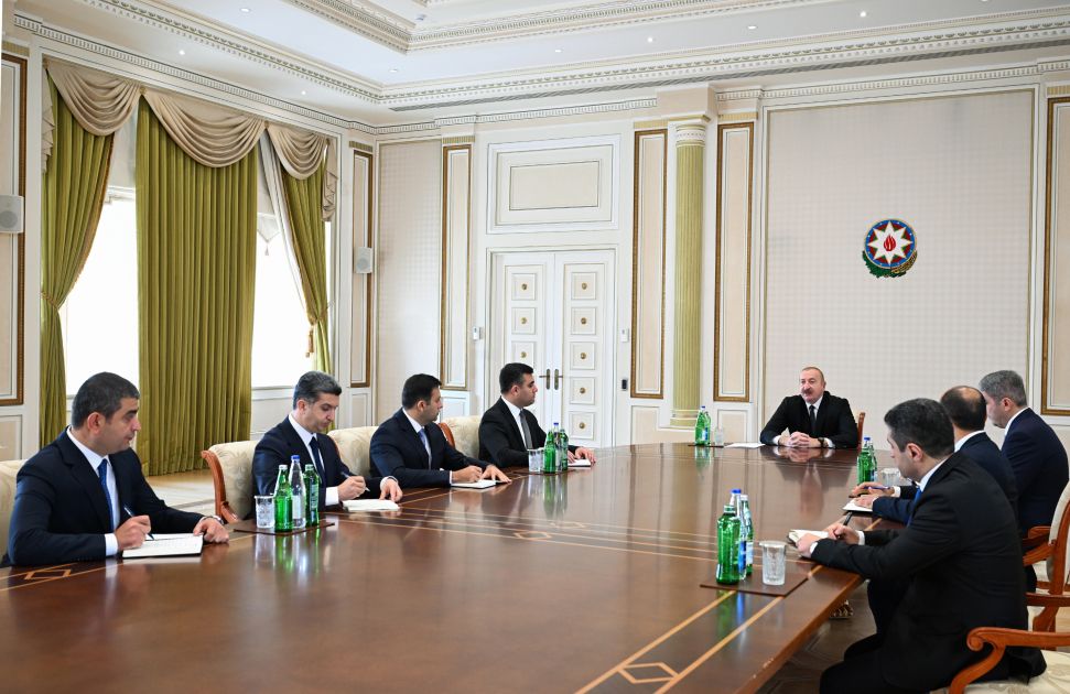 President Ilham Aliyev receives newly appointed Presidential Representative in Nakhchivan and heads of several district executive authorities [PHOTOS/VIDEO]