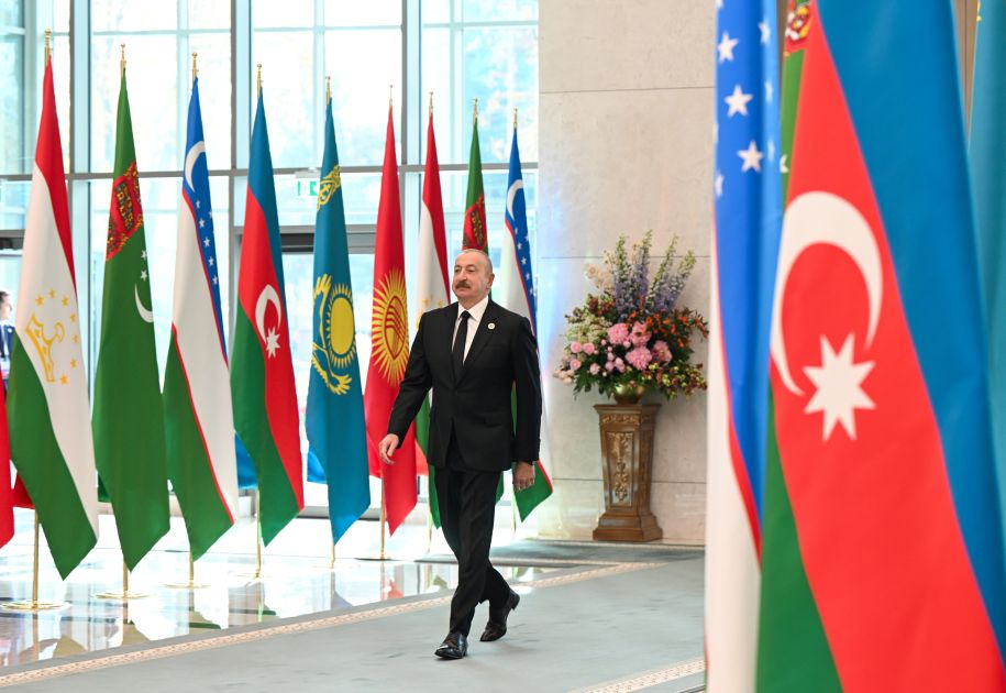 President Ilham Aliyev arrives at Congress Center in Taskent