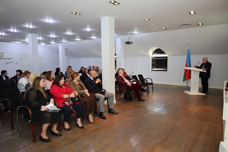 Baku hosts international conference exploring Eastern miniature art in digital age [PHOTOS]