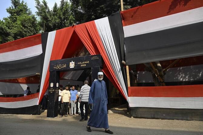 Egyptians vote in second phase of parliamentary elections