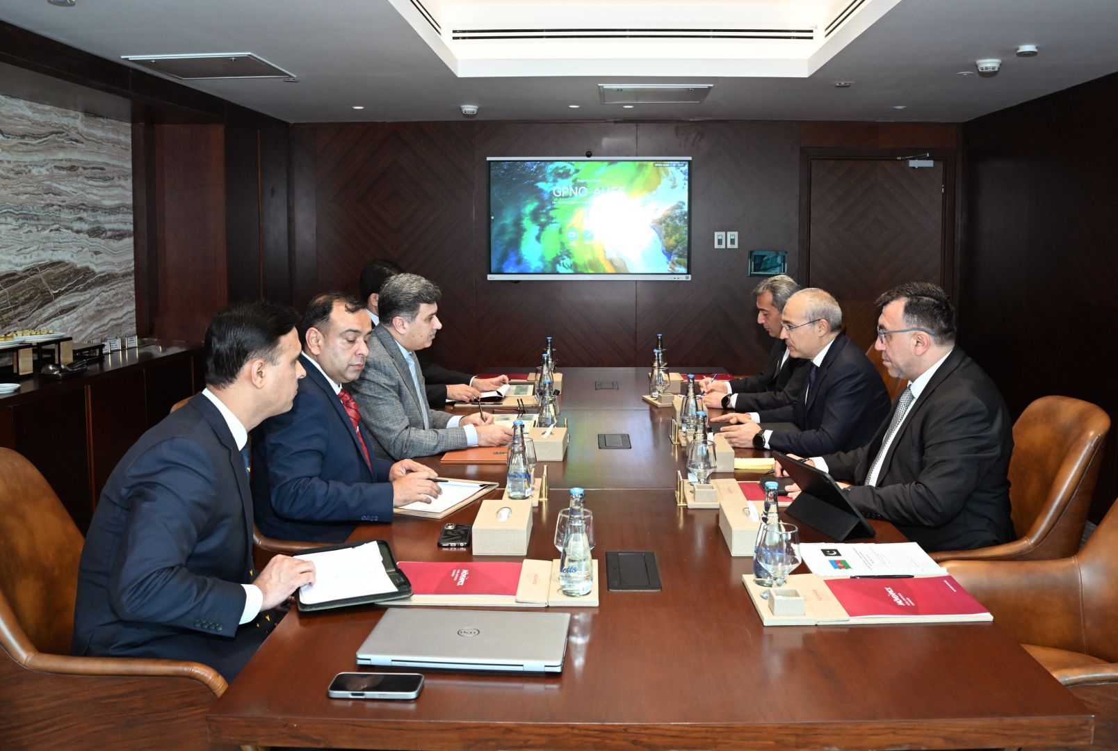 Azerbaijan, Pakistan discuss boosting mutual investment flows [PHOTOS]