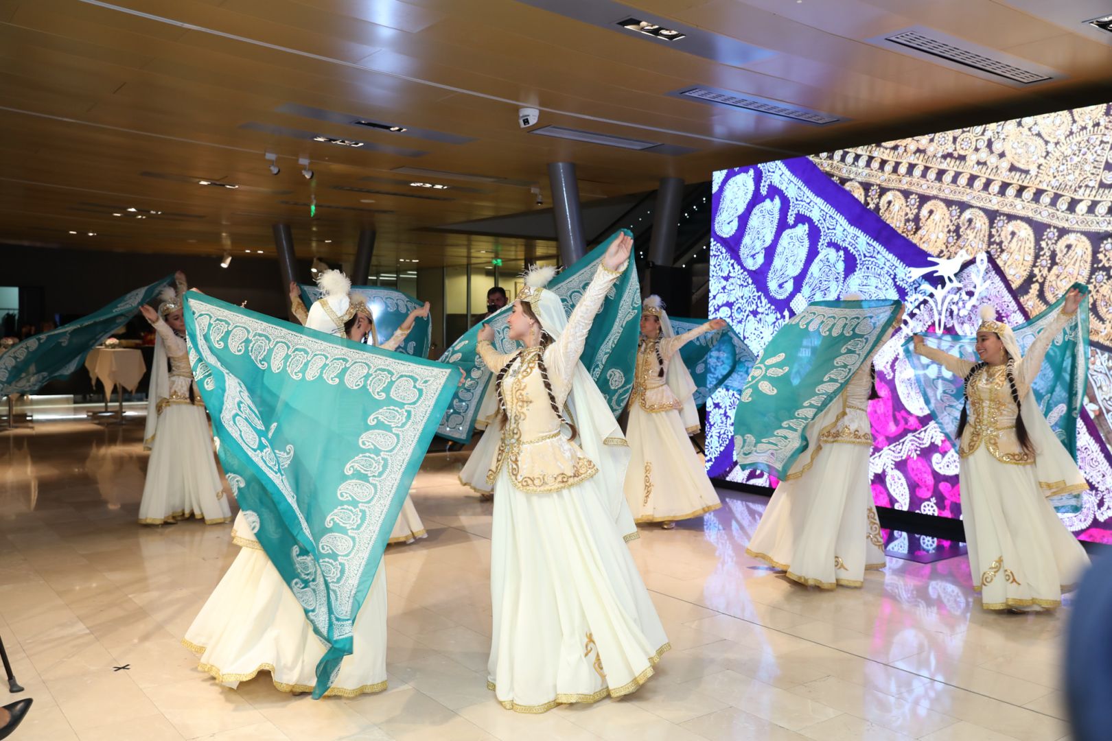 National Carpet Museum presents project 'New Story of Kelaghayi' [PHOTOS]