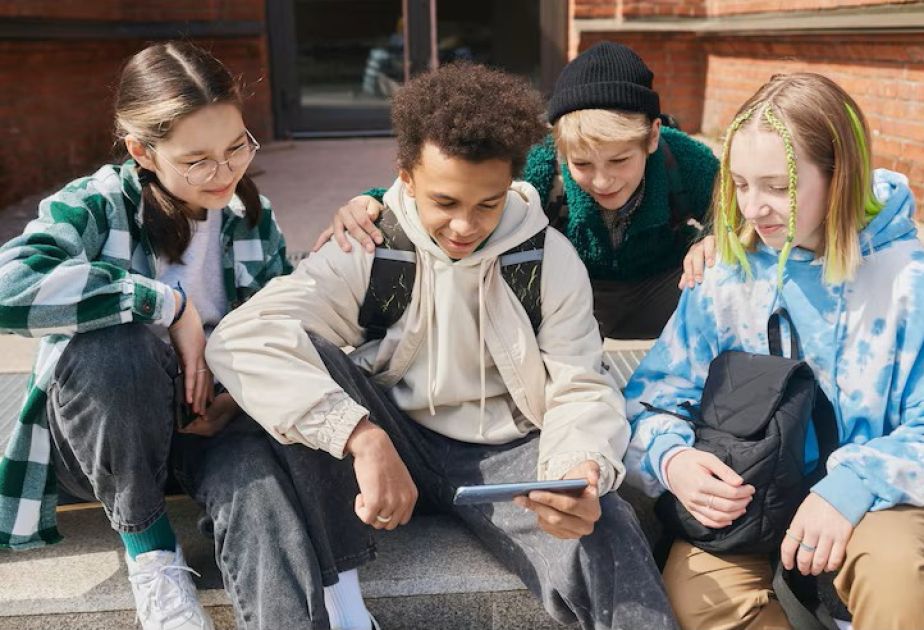 Teen social media accounts block in Australia