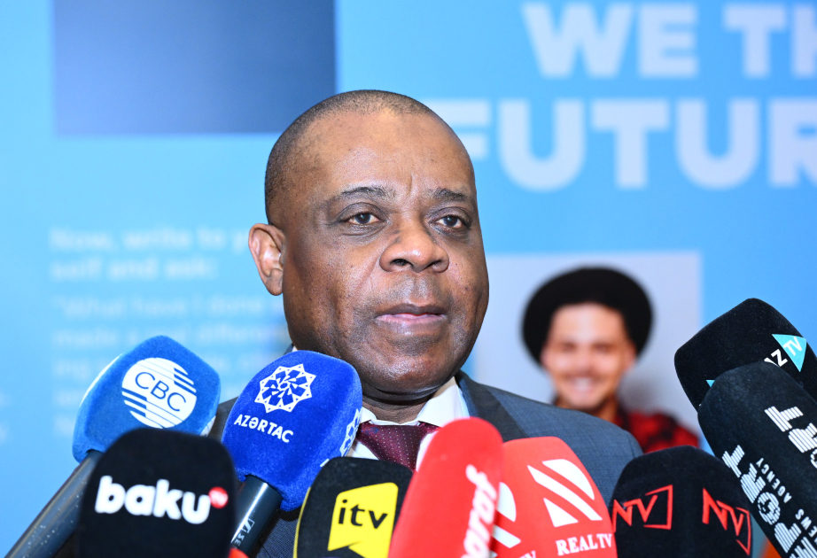 D-8 chief thanks Azerbaijan for hosting youth dialogue