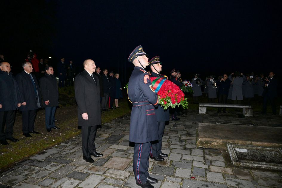 Presidents of Azerbaijan and Slovakia visit Gate of Freedom Memorial in Bratislava [PHOTOS]
