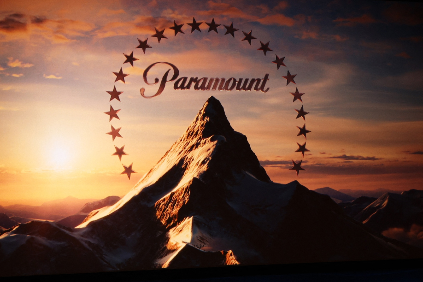 Paramount strikes deal with Warner Bros.