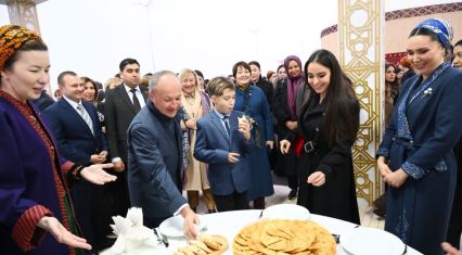 Heydar Aliyev Foundation's VP Leyla Aliyeva visits exhibition of Turkmen national cuisine [PHOTOS]