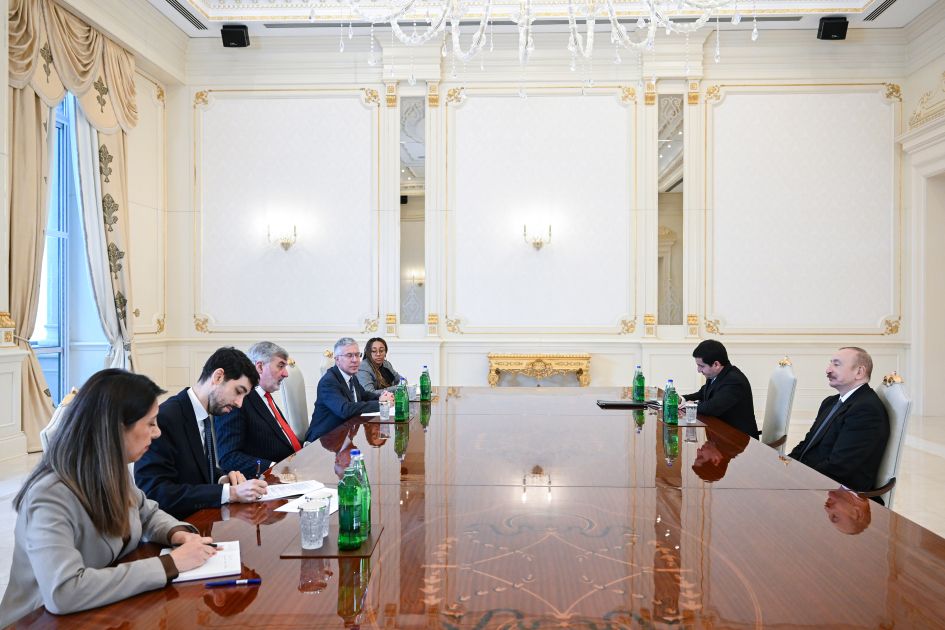 President Ilham Aliyev receives UK and Northern Ireland Trade Envoy to Azerbaijan [PHOTOS]
