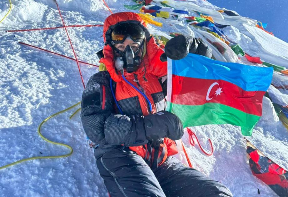 Vafa Musayeva conquers Everest and Lhotse [PHOTOS]