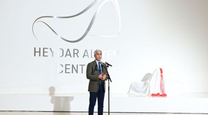 World-renowned American sculptor Carole Feuerman’s exhibition opens at Heydar Aliyev Center [PHOTOS]