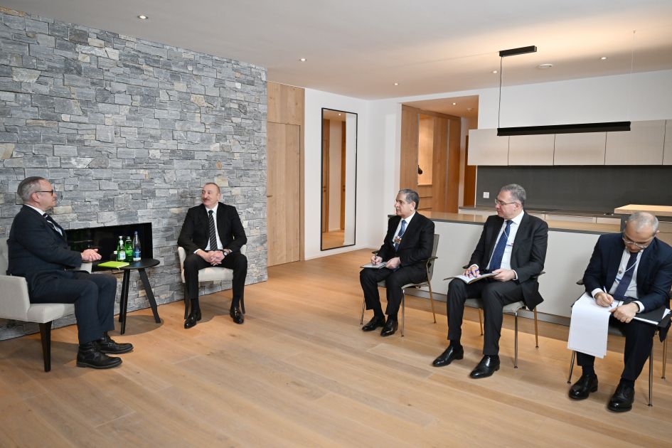 President Ilham Aliyev meets with President of Dell Technologies in Europe, Middle East, and Africa in Davos [PHOTOS]