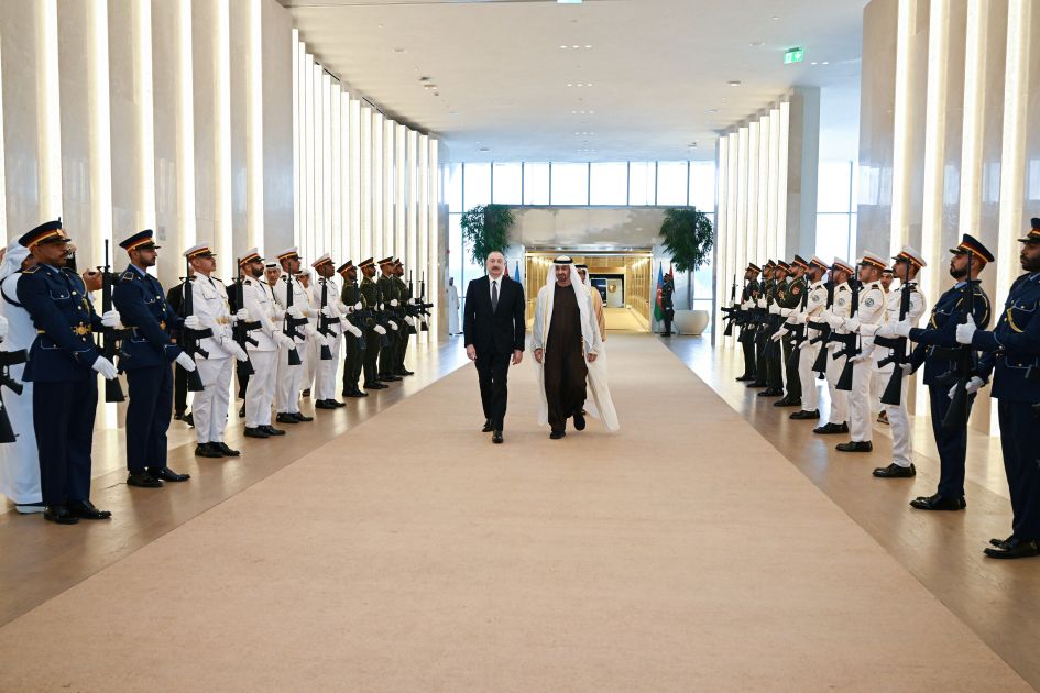 President Ilham Aliyev arrives in UAE for working visit [PHOTOS]