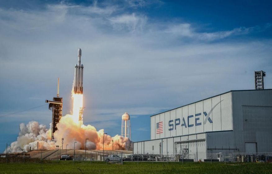 SpaceX wins 4.16 billion dollar deal for space based radar system