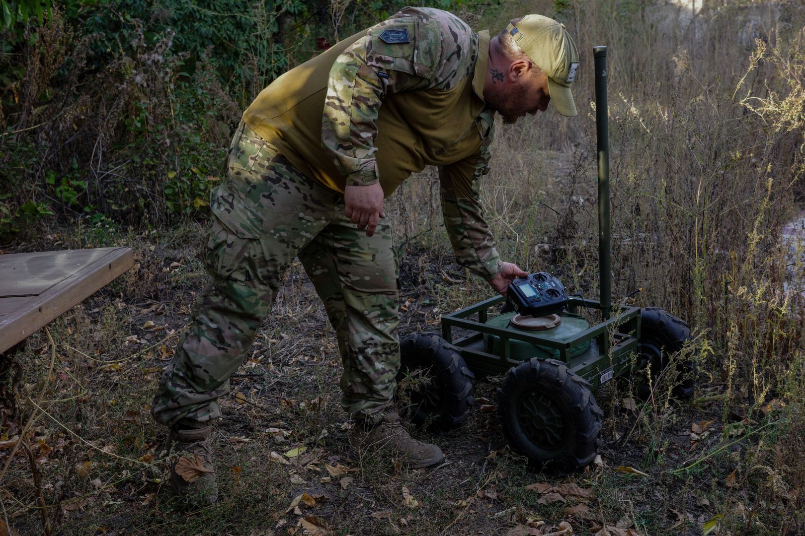Frontline footage shows Ukrainian robot taking on Russian soldier