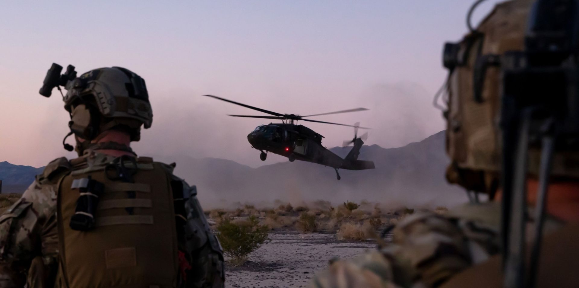 US bolsters forces in Middle East, as it looks for long-standing war [PHOTO]