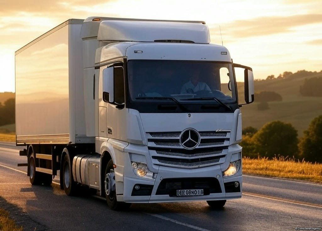 Azerbaijan restores cargo transport across border with Iran from March 9