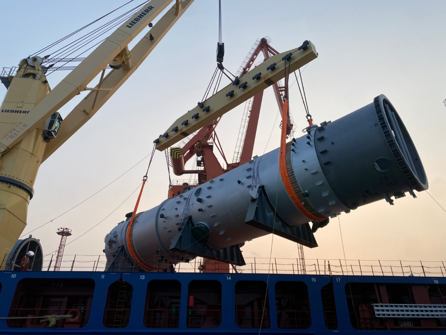Kazakhstan's Atyrau polyethylene project kicks off with heavy equipment shipment