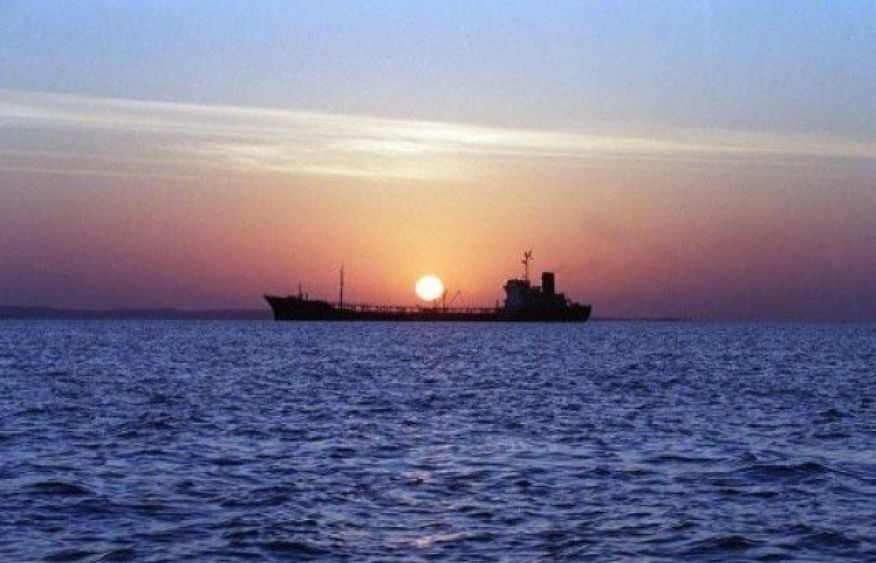 Iran permits 2 Pakistani cargo ships to pass through Strait of Hormuz