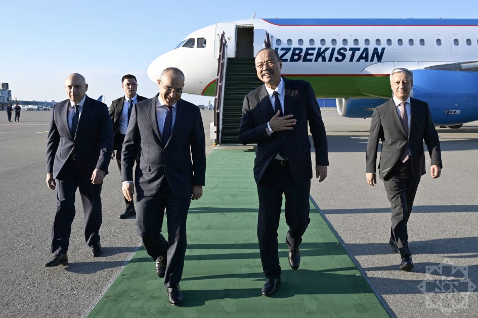 Uzbekistan’s Prime Minister arrives in Azerbaijan [PHOTOS]