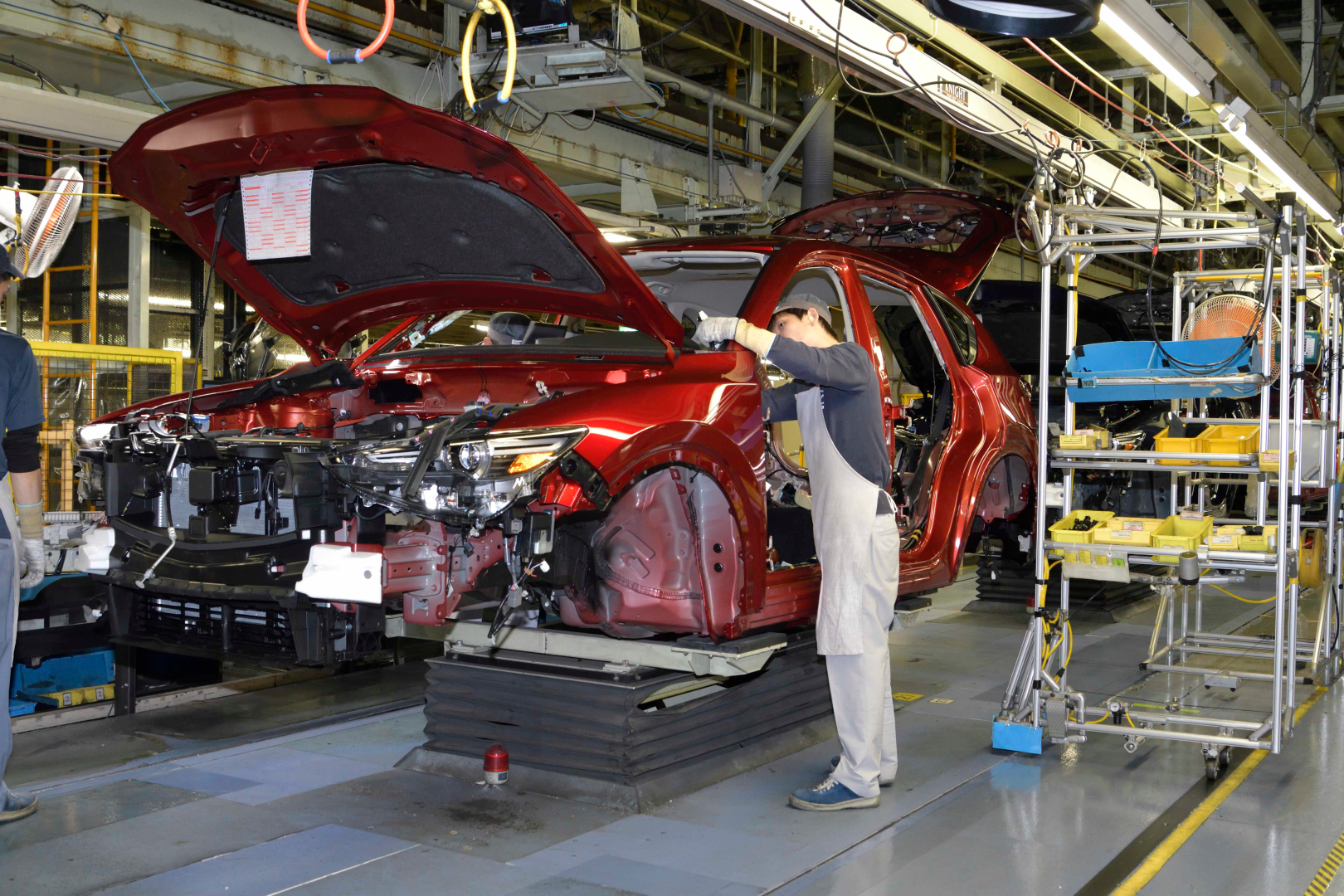 Mazda halts Middle East car production over delivery issues