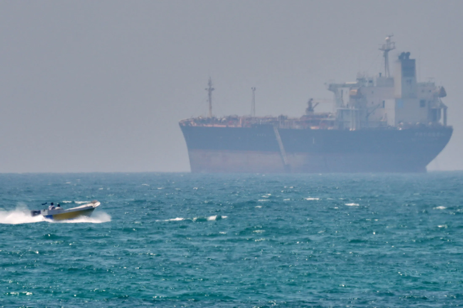 UN plans emergency evacuation of trapped ships in the Persian Gulf