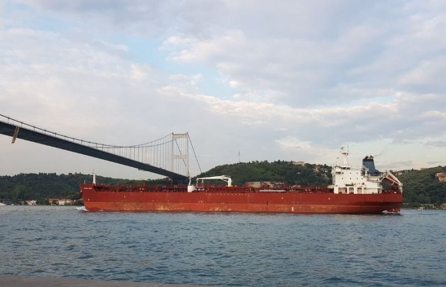 Dardanelles Strait closed after oil tanker engine failure