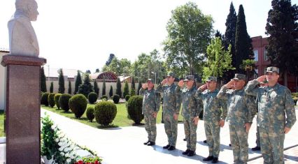 Azerbaijan Army commemorates the 103rd anniversary of birth of National Leader Heydar Aliyev [PHOTOS/VIDEO]