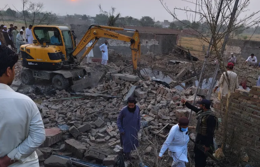 21 police officers killed in terror attack in northwestern Pakistan