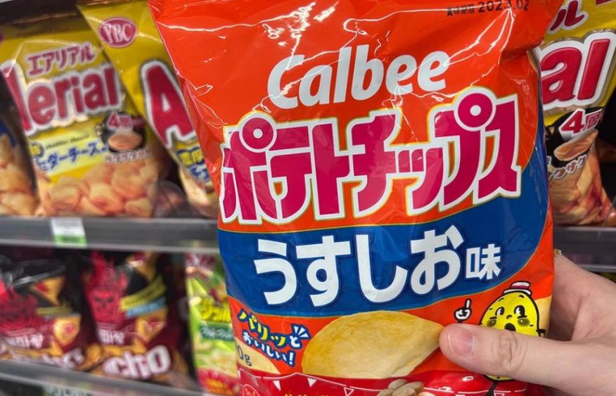 Oil shortage fades colors on Japanese chip packs